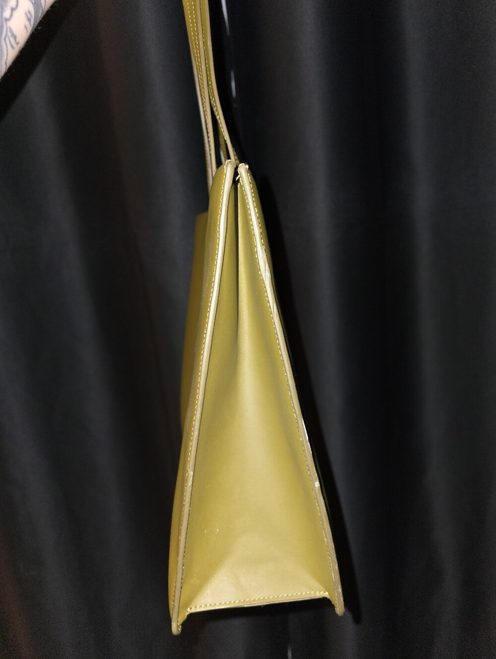 BAGGU LARGE LEATHER RETAIL TOTE IN KELP - Picture 3 of 5